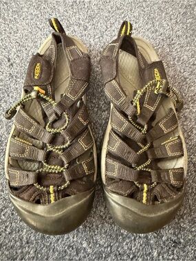 Keen ~ Newport H2 Black and Yellow Waterproof Closed-Toe Hiking Sandals
